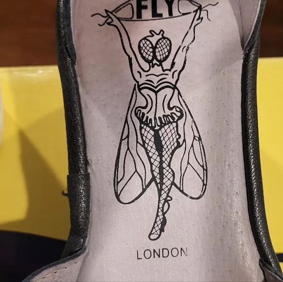 FLY London Women's Brito Sandals Black & Off White Size 37 (US 6-6.5) - Picture 10 of 13